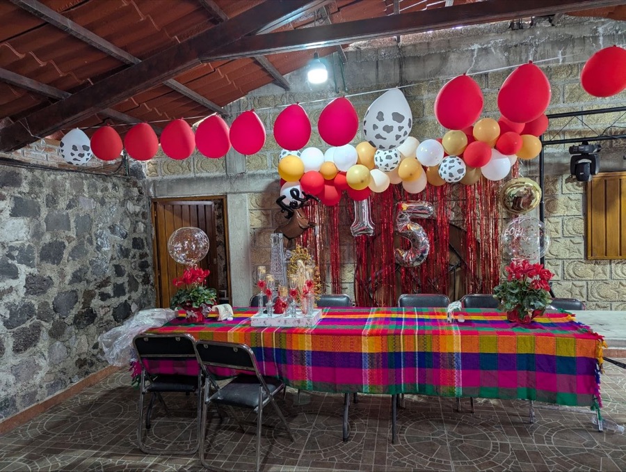 Mesa de honor con decoración
